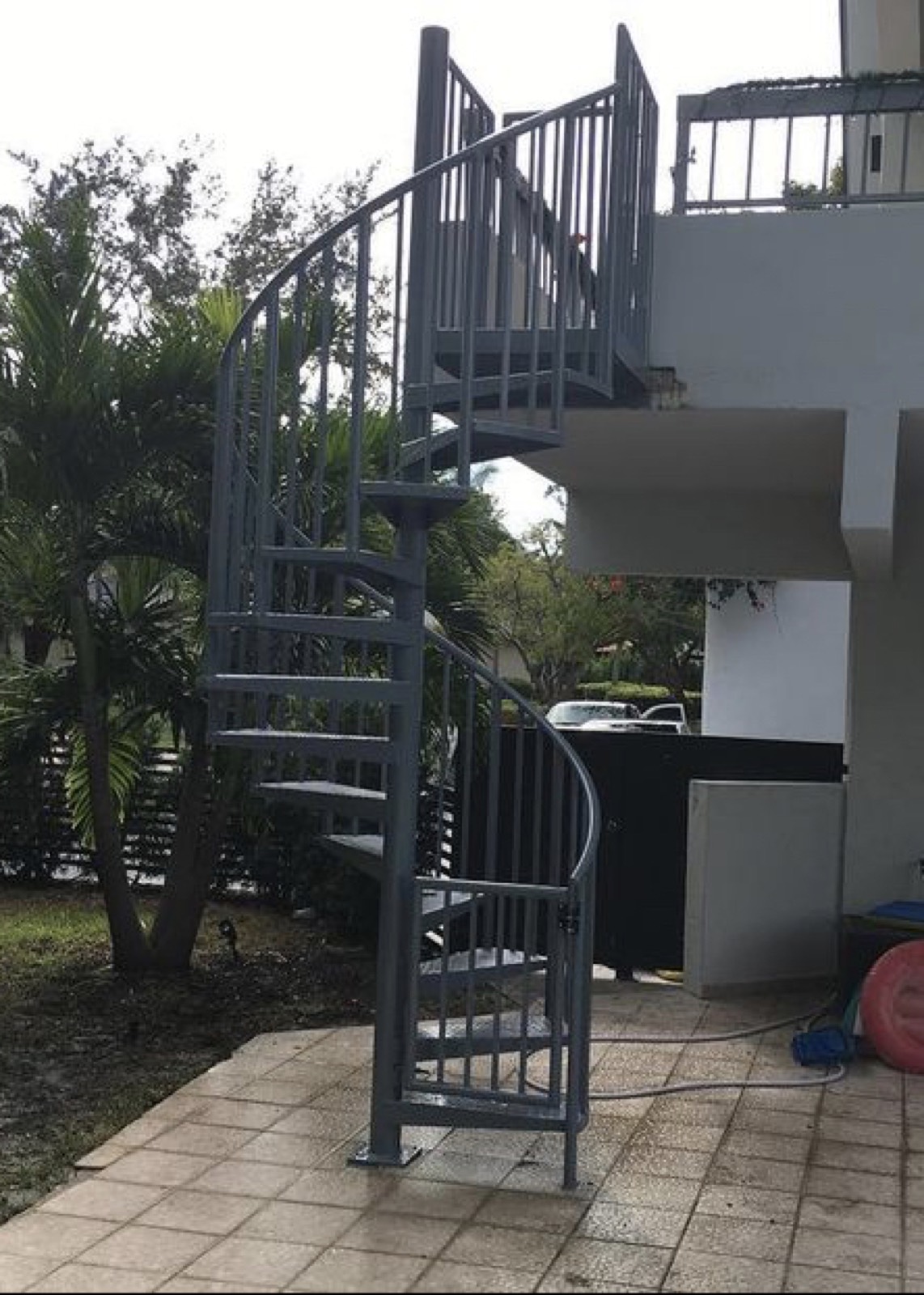 Steel spiral staircase installation
